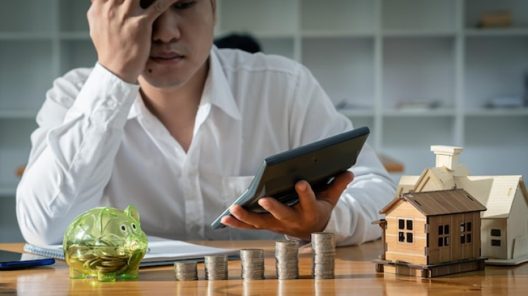 Struggling With Overdue EMIs? When Settle Loan Services Become the Smart Choice