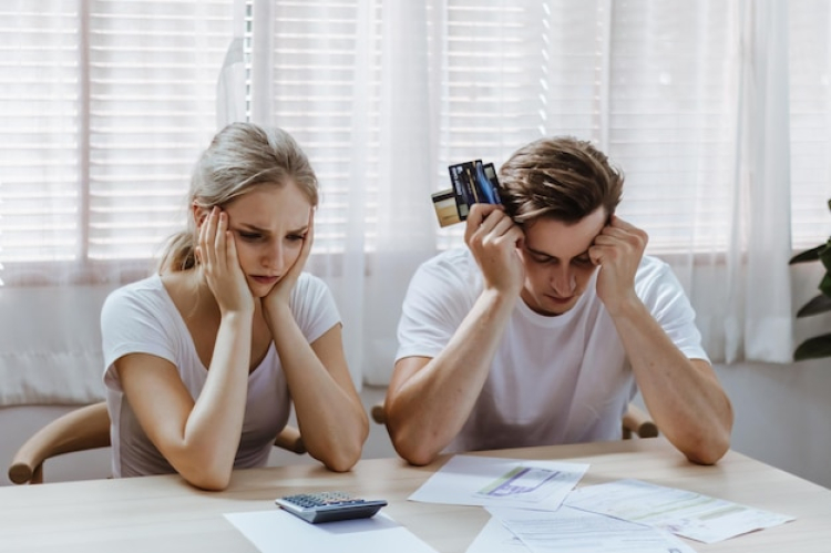 Personal Loan & Credit Card Dues: When You Should Contact a Settle Loan Expert